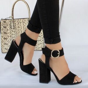 Romance Me - Black Chunky Heel Sandals